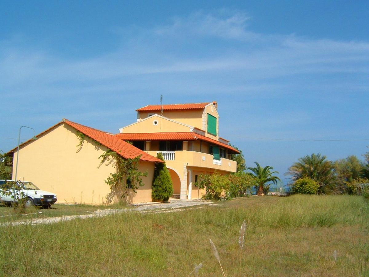 Aristidis Apartm. 2 Hébergement de vacances *